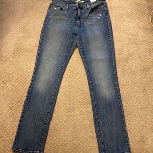 Levi’s mid rise skinny jeans. Size 31. Excellent condition